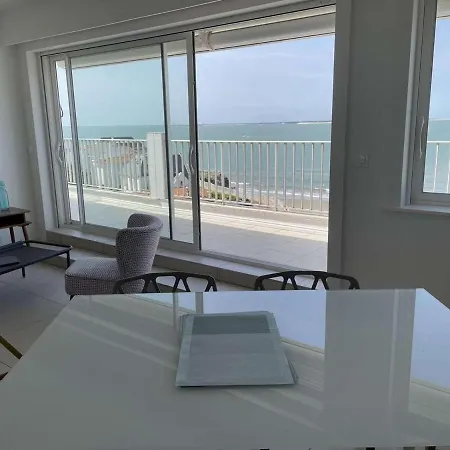 Vue Panoramique Mer, Balcon Apartment *