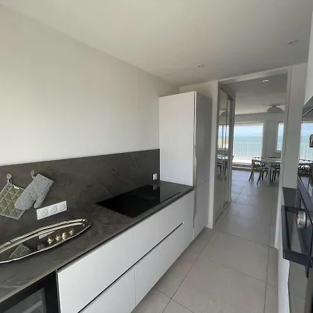 Vue Panoramique Mer, Balcon Apartment *